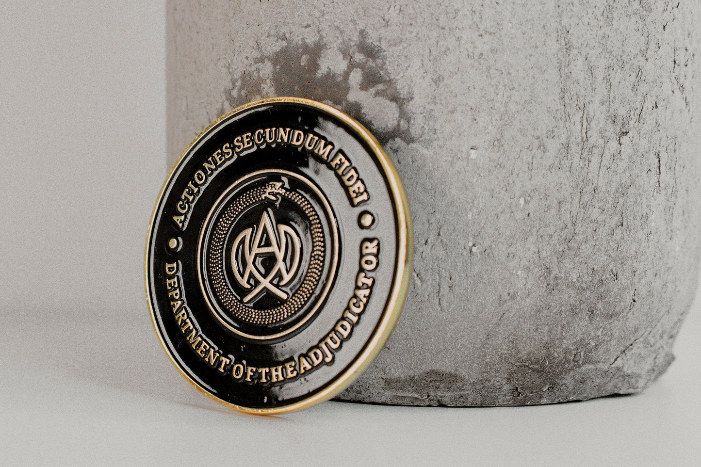 Blood oath marker Continental Hotel coin. Debitum. Keanu J. Wick. gold coin